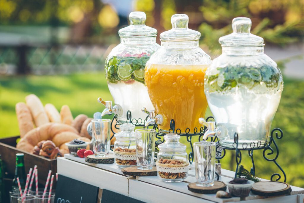 Atrakcje na wesele - bar z lemoniadą na weselu