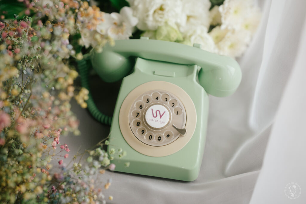 Telefon życzeń na wesele w kolorze miętowym